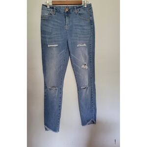 Catherine's Women's jeans sz 6 straight leg Slim medium wash distressed denim- M